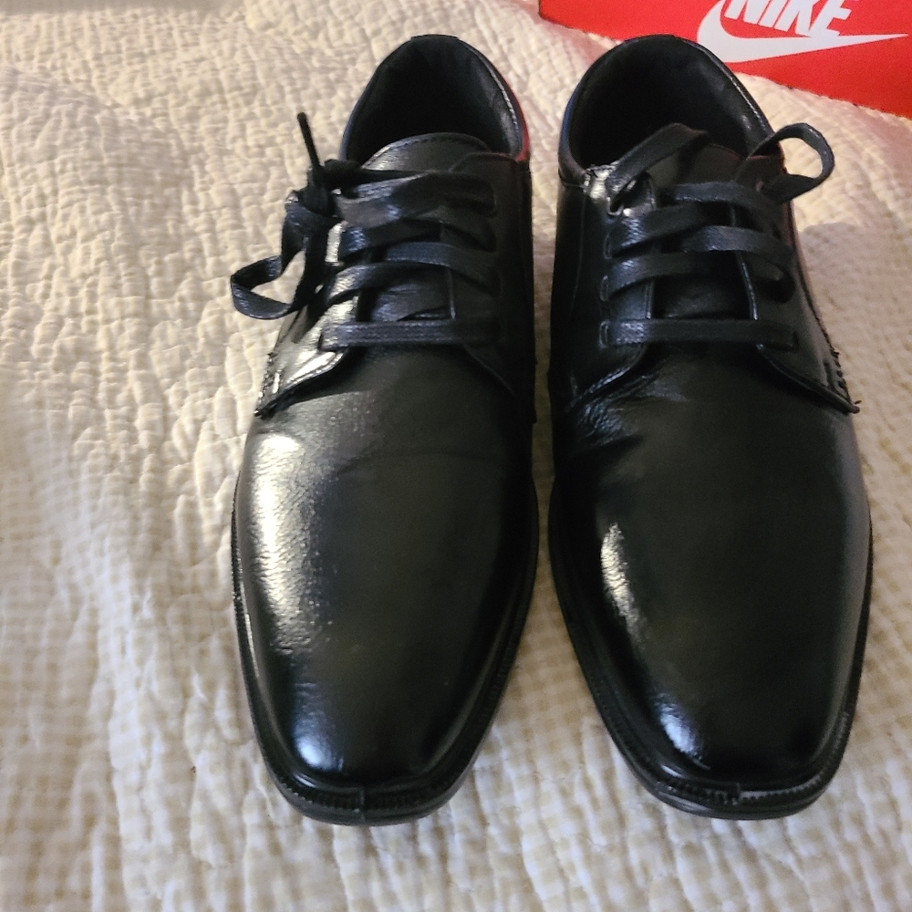 Dress shoes